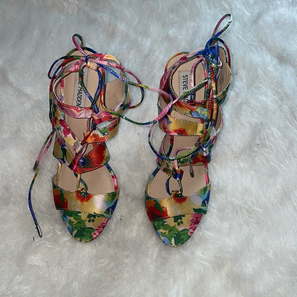Floral 🌸 heels